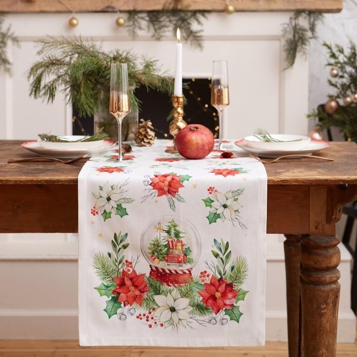 Дорожка на стол новогодняя Christmas red flowers 40×147 см, 100% хлопок, саржа 190г/м², белая