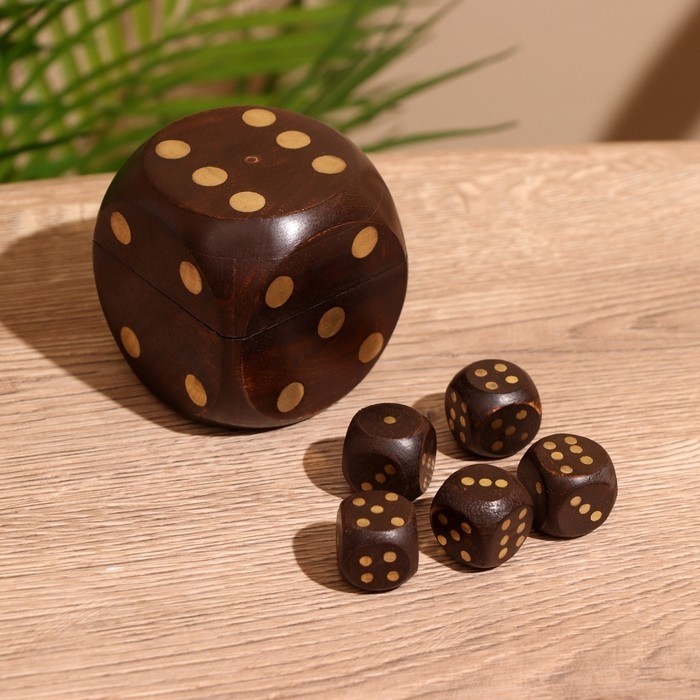 Кубики игральные в шкатулке, 6.5×6.5×6.5 см, дерево шишам