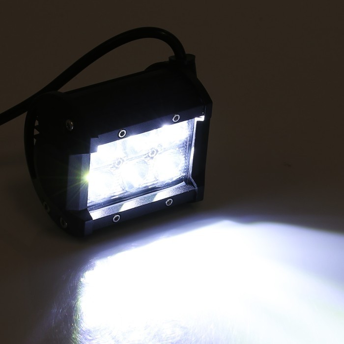 Противотуманная фара 6 LED, IP67, 18 Вт, 6000К, 12-24 В, направленный свет