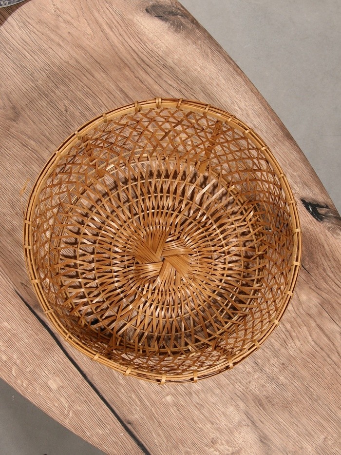Корзина плетёная «Клоус», 32×32×13 см, бамбук, светлая