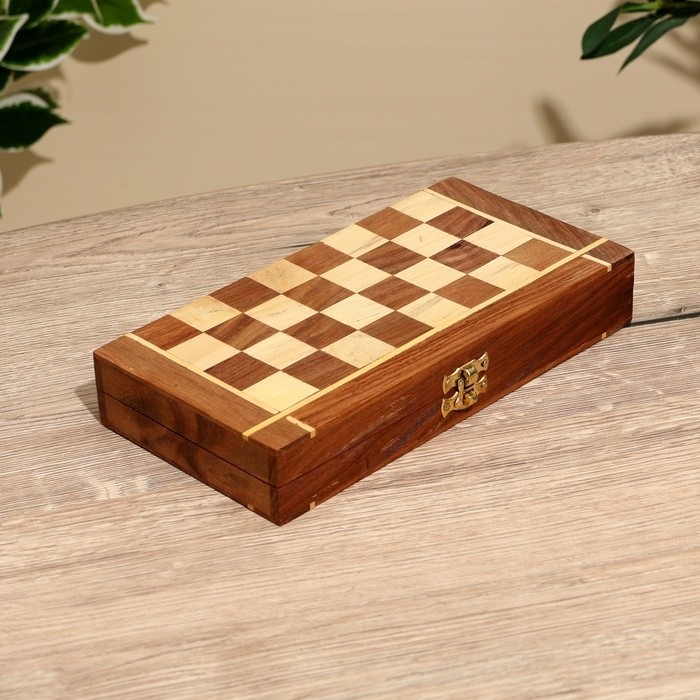 Шахматы, 25×25×4 см, дерево шишам