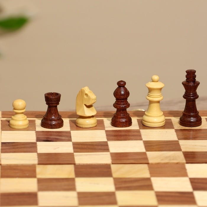 Шахматы, 25×25×4 см, дерево шишам
