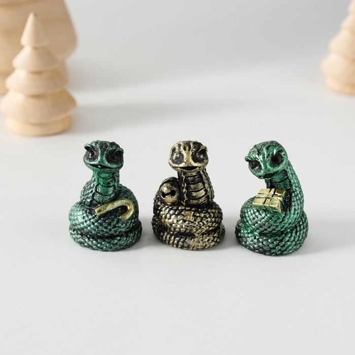 Фигурка полистоун «Змея», 2×2×3.5 см, МИКС