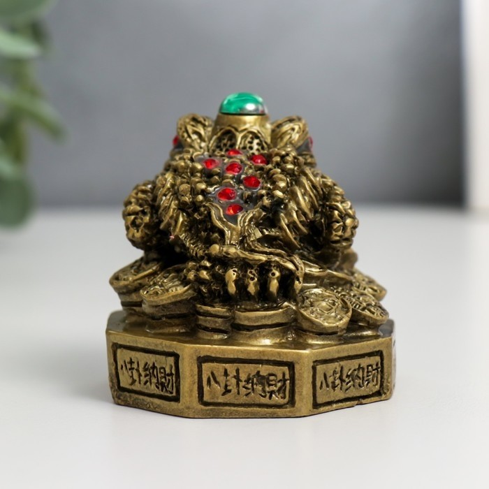 Нэцкэ фигурка «Жаба на Ба-гуа», полистоун, под бронзу, 5.8×5.8×6.6 см