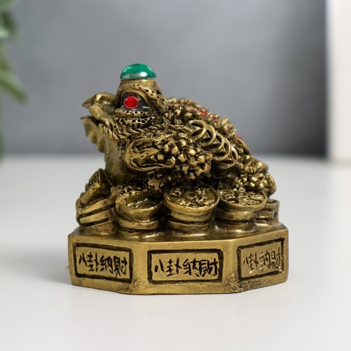 Нэцкэ фигурка «Жаба на Ба-гуа», полистоун, под бронзу, 5.8×5.8×6.6 см
