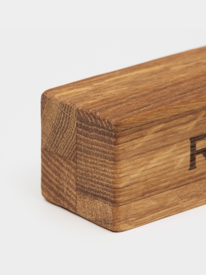 Табличка настольная деревянная Adelica «Зарезервировано/Reserved», 18×4×4 см, дуб