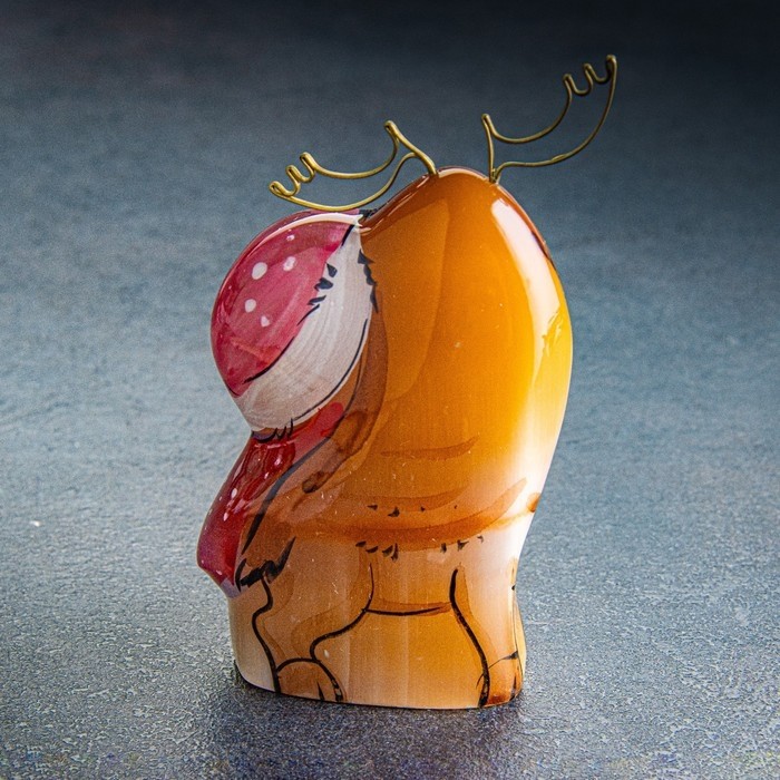Фигурка «Дед Мороз с оленем», селенит