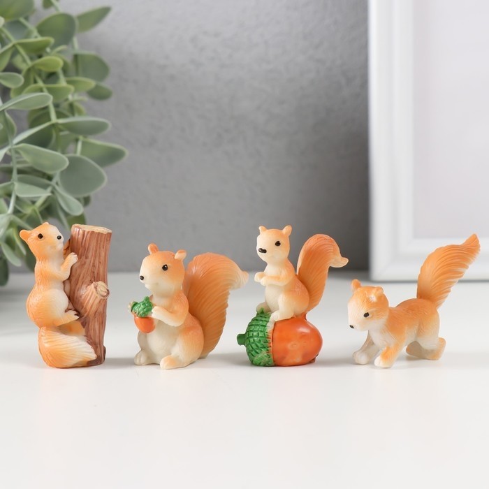 Фигурка полистоун «Озорная белочка», 2×5×4 см, МИКС (Цена за 2 шт.)