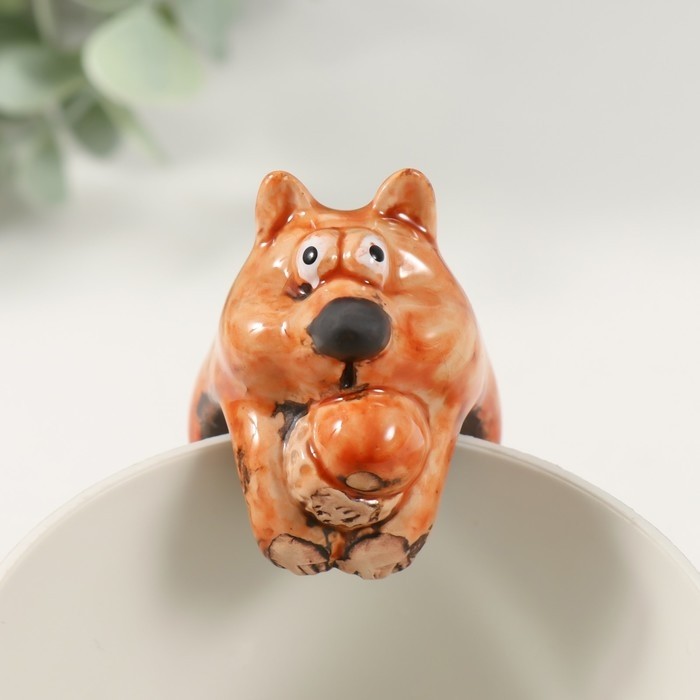 Фигурка на кашпо «Белочка с жёлудем», керамика, 4.9×4.4×11 см