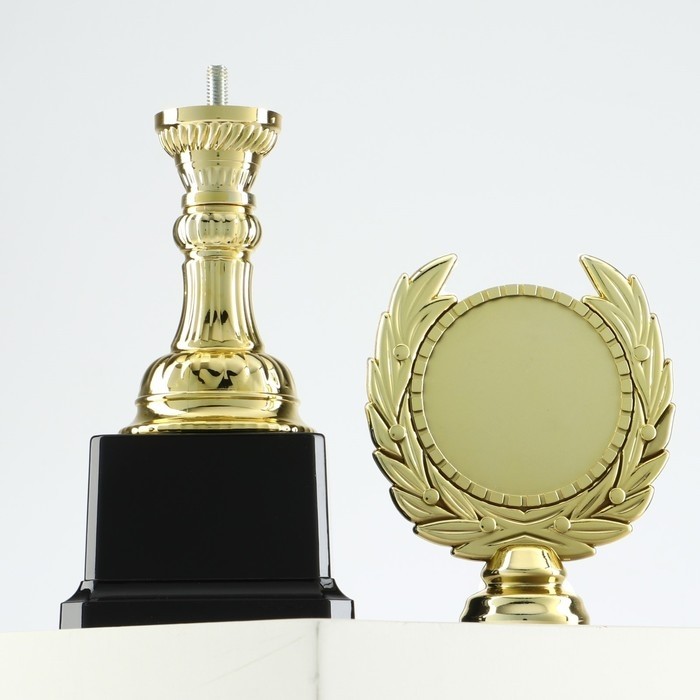 Кубок 068, наградная фигура, золото, подставка пластик, 23.5×8×7.5 см