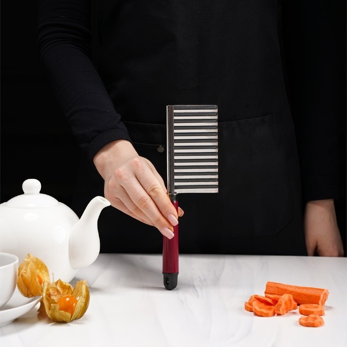 Нож для фигурной резки Доляна «Вкус», 18.5×5.5 см, бордовый (Цена за 2 шт.)