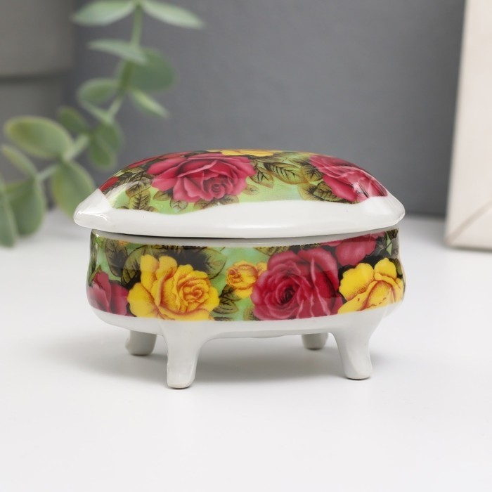 Шкатулка для украшений на ножках «Куст с розами», керамика, 6.1×7.7×4.8 см
