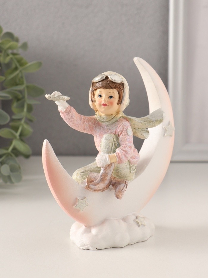 Фигурка полистоун «Малыш-авиатор на месяце», 13×5.5×14 см