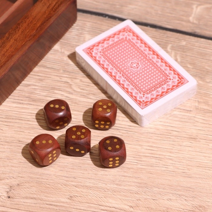 Игра настольная 2 в 1, кубики, колода карт, 11.5×11.5×3.5 см, дерево шишам