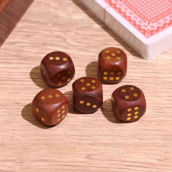 Игра настольная 2 в 1, кубики, колода карт, 11.5×11.5×3.5 см, дерево шишам